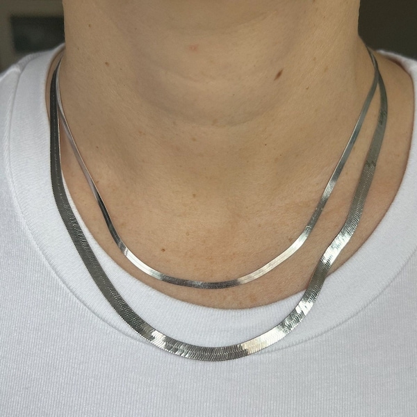 18K Thin Herringbone Charm Clasp Necklace