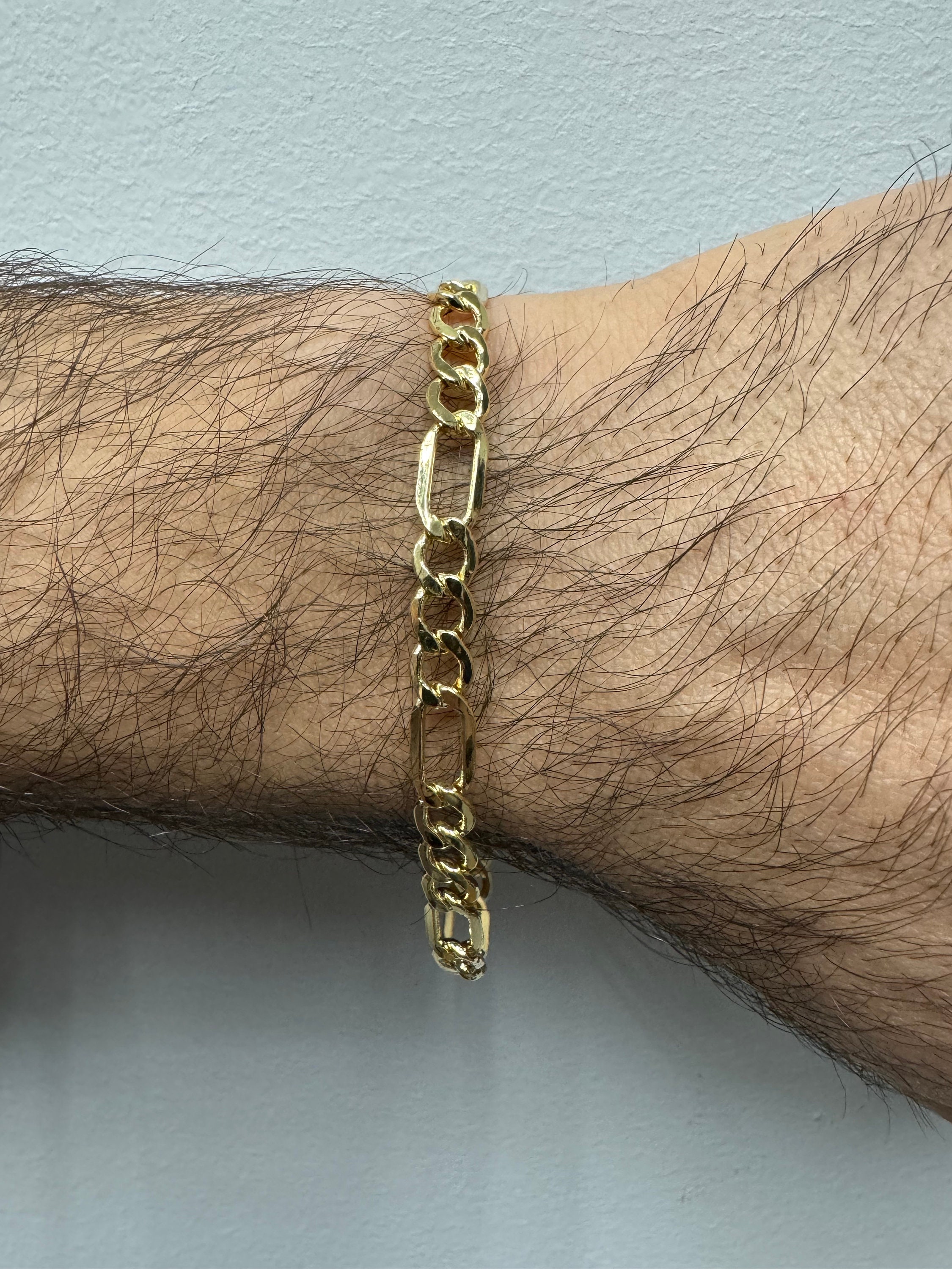 14K Yellow Gold 5.6mm 6.6mm Lite Figaro Chain Bracelet, 8.5