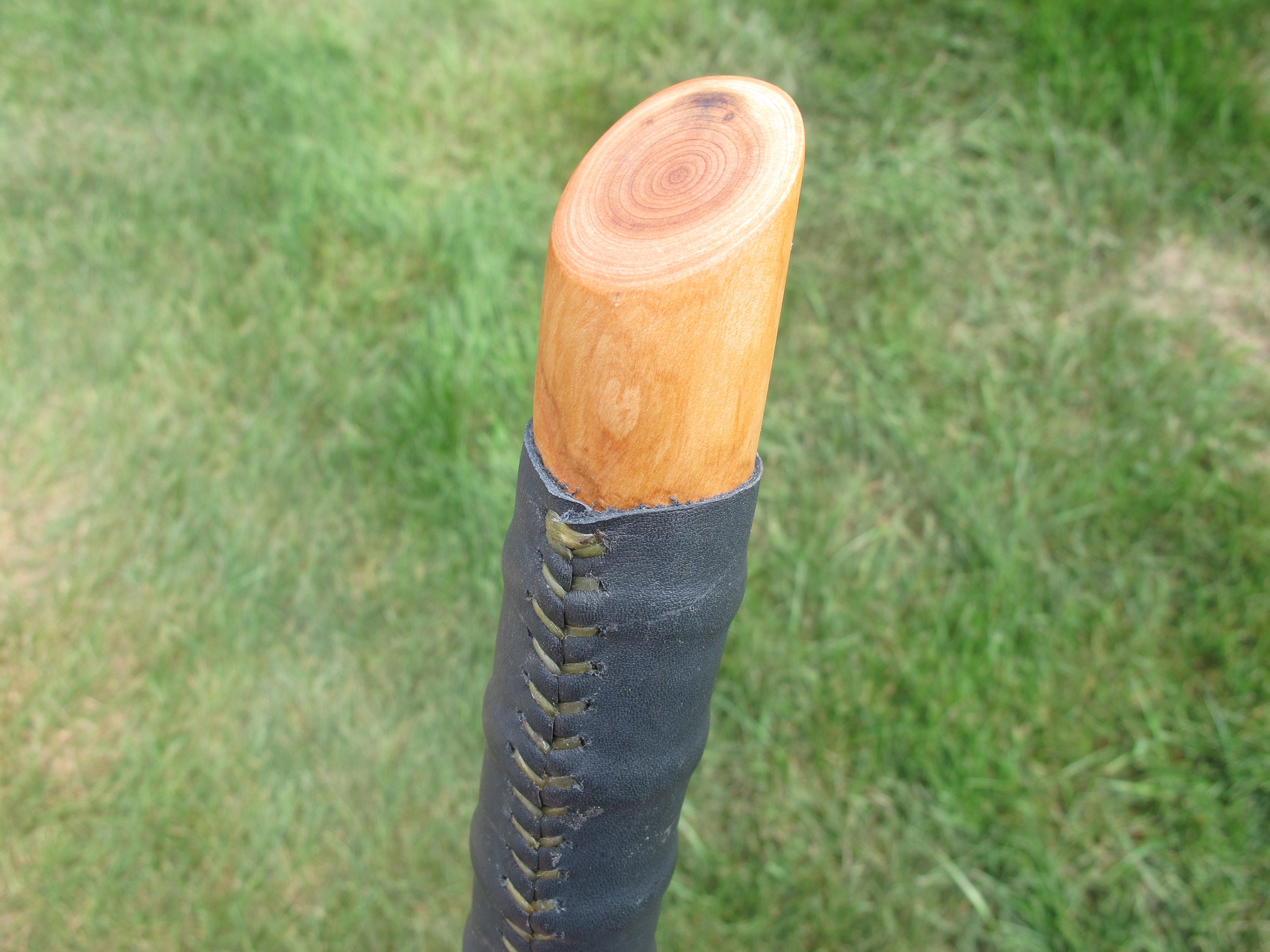 Walking stick 542 Vintage brass claw & wood ball with leather grip on