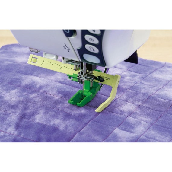 Clover Ultimate Quilt 'N Stitch Foot - Straight Line Guide