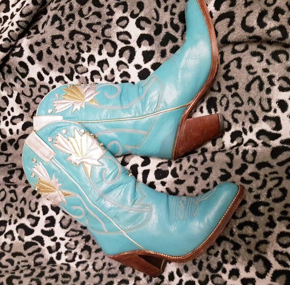 vintage cowboy boots