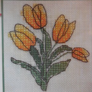 Kit de punto de cruz Los primeros tulipanes de la primavera