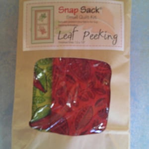 Leaf Peeking Small Quilt Kit