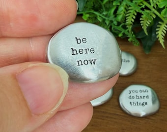 Hand gestempelt Taschentoken: Mindfulness Pewter Sorgenstein