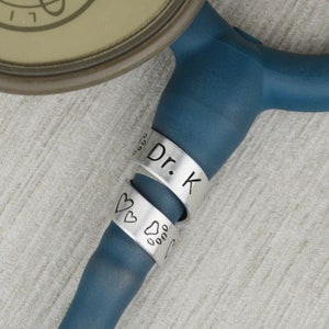 Custom Stethoscope ID Tag • Paw Print Name Charm • Veterinarian Vet Gift • Nurse RN BSN Doctor Gift • Stethoscope Accessories • Wrap Tag