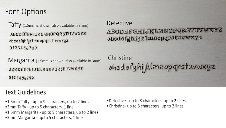 K&ouml;nnte beinhalten: Eine Tabelle mit Schriftartenoptionen f&uuml;r einen personalisierten Artikel. Die Schriftarten sind Taffy, Detective und Margarita. Die Tabelle enth&auml;lt auch Textrichtlinien f&uuml;r jede Schriftart, einschlie&szlig;lich der maximalen Anzahl von Zeichen und Zeilen.