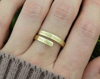 Personalisierter Wickelring: Handgestempeltes Sterling Silber, Gold oder Roségold