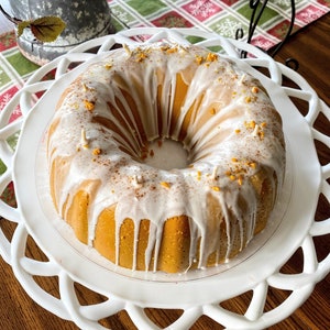 Cinnamon Vanilla Bundt Cake Soy Wax Candle. 4 pound Full Size Cake!