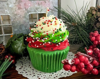 Christmas Cupcake Candles that look good enough to eat!