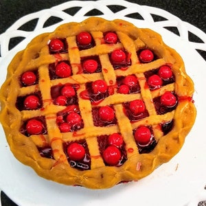Cherry Pie Candle with Lattice Crust-Full Size