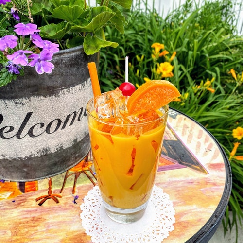 Fuzzy Navel Candle! Smells Amazing!!