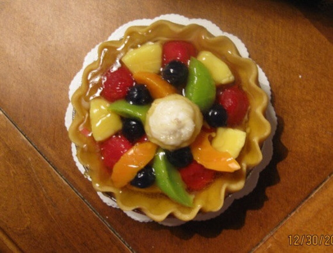 Tropical Fruit Pie Candles that look and smell amazing Etsy