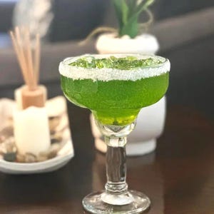 Deluxe Margarita Candle that looks and smells real! 10oz