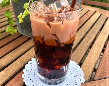 ミニチュアカクテルソーシャルディスタンス 001.jpg