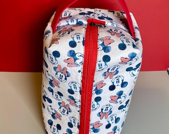Mickey and Minnie Toiletry Bag – Disney Travel Pouch | 9x5x4 Zippered Makeup Bag | Cute Disney Cosmetic Bag | Gift for Disney Lover