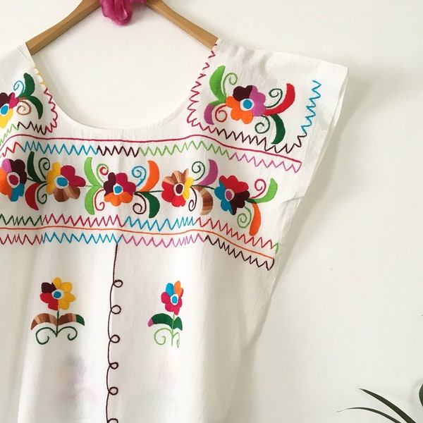 Besticktes Kleid, Schönes Huipil, 100% Baumwolle, Handstickerei, Huipil Oaxaca, mexikanisches Huipil, Oaxaca Kleid