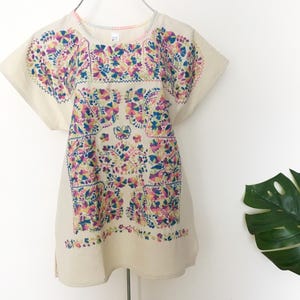 Mexican shirt, hand-embroidered robe, beautiful colorful Mexican hippie flowers, folk, cute Mexico