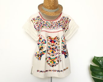 Mexican Top, hand-embroidered robe, beautiful colorful Mexican hippie flowers, folk, cute Mexico