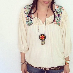 Mexican embroidered Top, size S,M,L,XL,XXL, Blouse Oaxaca, mexican tops for women, Mexican Embroidery Blouse, Mexican Clothing