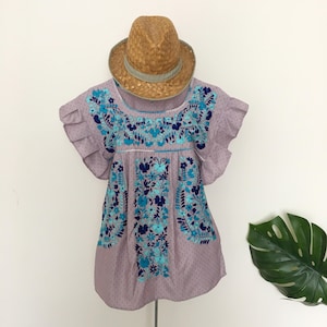 Mexican Top, hand-embroidered robe, beautiful colorful Mexican hippie flowers, folk, cute Mexico