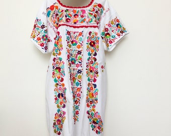 Mexican embroidered dress, 100% cotton, beautiful bohemian style, ethnic, hippie floral embroidery