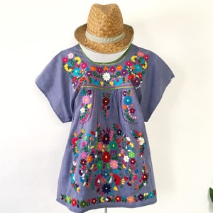 Mexican blouse, hand-embroidered robe, beautiful colorful Mexican hippie flowers, folk, cute Mexico