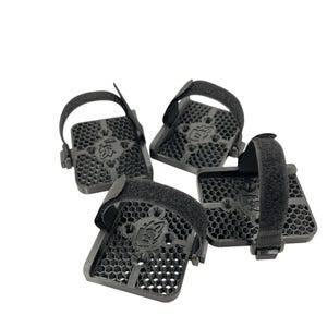 Universal power supply/brick wall or Cabinet Mount