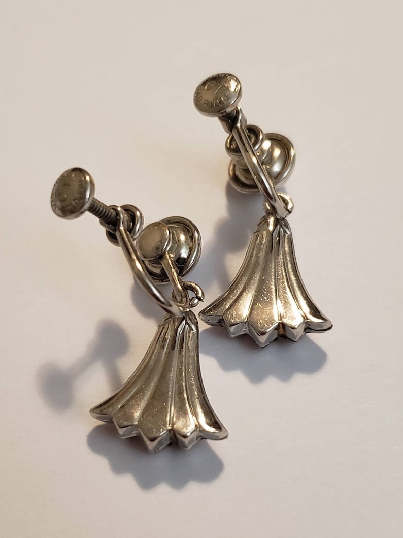 Art Deco Tulip Earrings Gold Filled Tulips Dainty Silver Tulip Flowers Screw Back Earrings 60s Mid Century Floral Fine Vintage Jewelry Gift