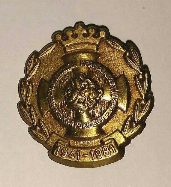 Vintage CROWN Maltese Cross Pin Masonic Badge Wre… - image 3