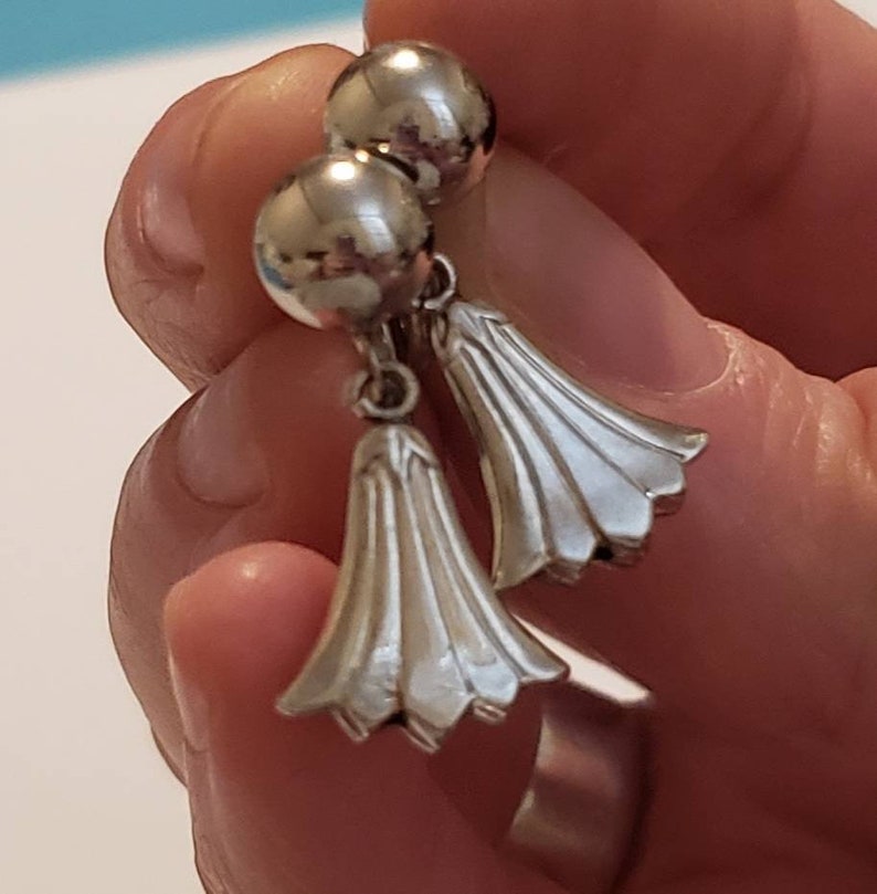 Art Deco Tulip Earrings Gold Filled Tulips Dainty Silver Tulip Flowers Screw Back Earrings 60s Mid Century Floral Fine Vintage Jewelry Gift