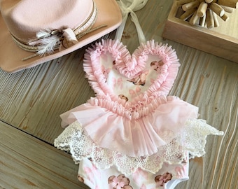 pelele de vaquera rosa pelele de botas vaqueras pelele con lazos rosas vestido de bebé pelele de bebé pelele de botas vaqueras pelele de botas vaqueras