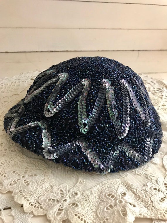 Vintage beaded hat Vintage 1950s Cocktail Hat Beaded w Pearls and Rhinestones  main image 4