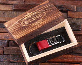 Gepersonaliseerde ronde lederen sleutelhanger monogram Groomsmen, bruidsmeisje, Vaderdag, collega mannen cadeau zwart, bruin, rood