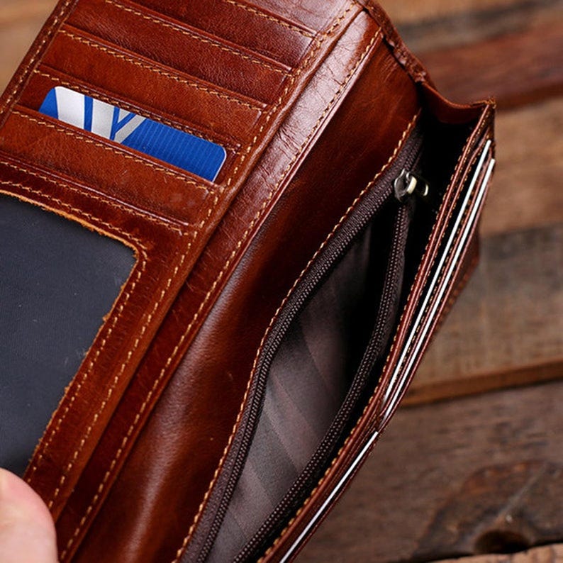 Cartera larga de dos pliegues con diseño de pecho, personalizada, de cuero grabado con monograma y caja de regalo de madera, billetera para hombre o mujer, funda para chequera imagen 7