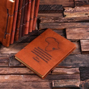 Carnet de notes personnalisé gravé avec monogramme en cuir Carnet de voyage en cuir Carnet de croquis Carte Afrique graphique (024205)