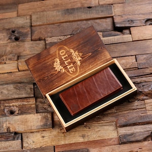 Cartera larga de dos pliegues con diseño de pecho, personalizada, de cuero grabado con monograma y caja de regalo de madera, billetera para hombre o mujer, funda para chequera imagen 6