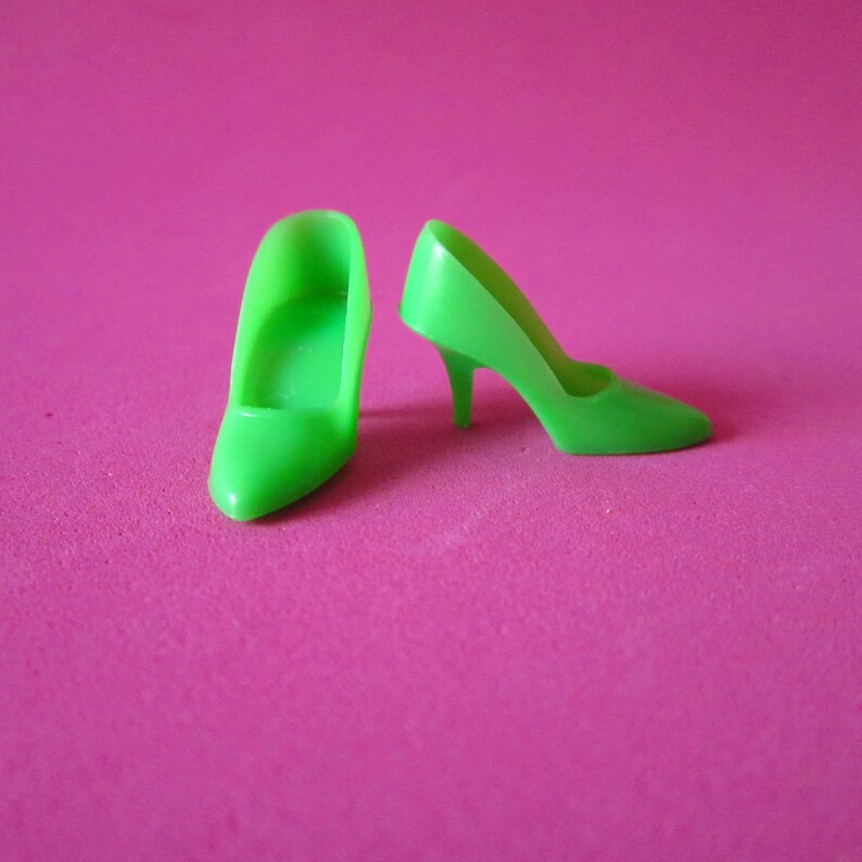 barbie pumps
