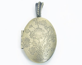 brass charm necklace locket - engraved locket necklace - engraved lockets for women -flower engaved metal locket - - locket for ladies -2pcs