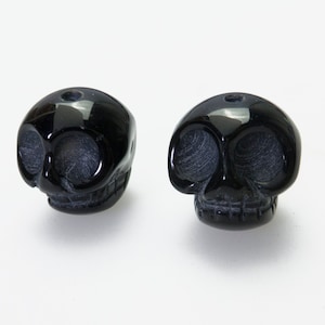 natural black onyx skull beads - carved gemstone beads - black stone carvings - 16mm beads for jewelry