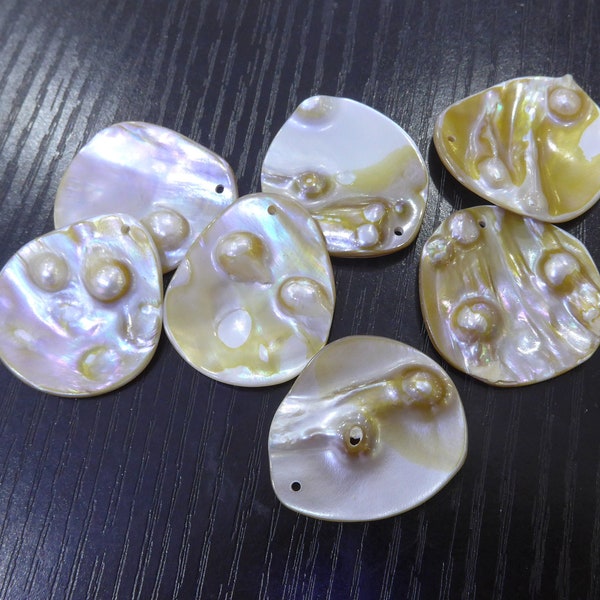 Blister pearl sea shell pendant - mother of pearl with bubble pearl for earrings - round shell pendant - MOP drop for earring making