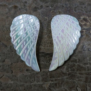 white angel wing beads - carved wing charms - sea shell beading supplies - white mother of pearl pendant - charm jewelry making components