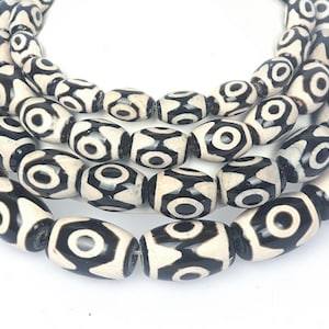 DZI Tibetan  agate smooth barrel beads, 3 eyes white black mala beads, amulet Nepalse  beads, Tibet blessing beads, aged antique gemstone