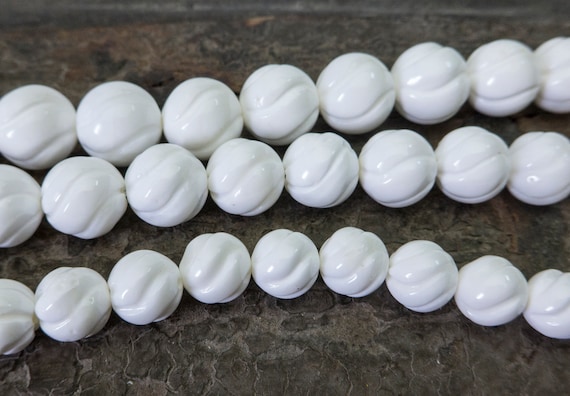 white tridacna shell ripple beads - white sea shell beads - carved shell beads - jewelry shell beads - natural sea shell beads for jewelry