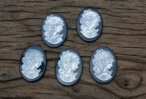 oval shell cameo pendant - black onyx base cameo cabochon - Victorian style cameo for jewelry - black and white cameos
