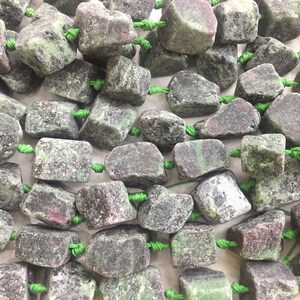 natural gemstone raw chunky pendant beads - green gemstone rought stone - beading nuggets - jewelry making gemstone - nuggets beads