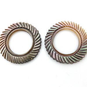 donut natural shell beads  - natural shell pendants - shell beads supplies - beading shell beads - carved shell beads