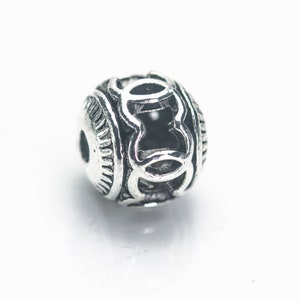 alloy beads charms - silver round alloy beads - metal jewelry beads - metal beads supplies - filigree jewelry supplies -20pcs