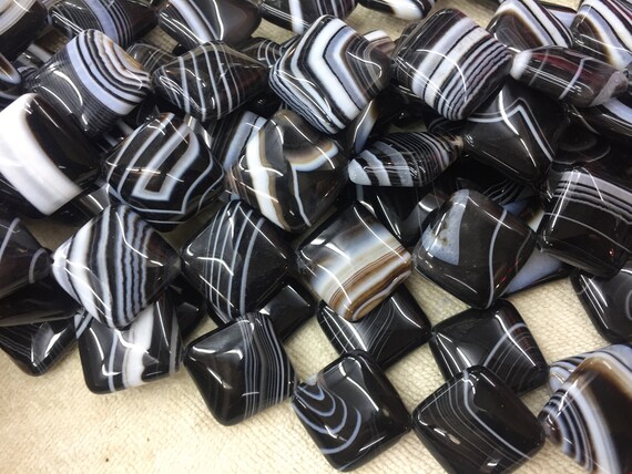 Black and white banded agate discount