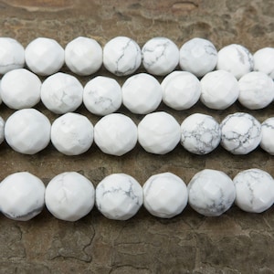 faceted white howlite beads - faceted round howlite gemstone - natural howlite beads - white gemstone beads - howlite gemstone beads -15inch