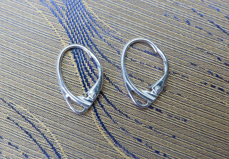 18K Capped Fwp Lever Back Ear W main image 0